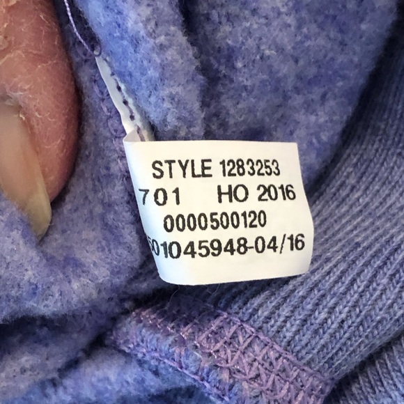 Under Armour Women’s Sweatshirt Size Medium, Light Purple Hoodie. - Picture 6 of 7